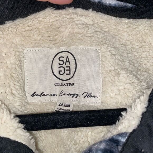 Sage Collective XXL Plaid Button Up - Picture 3 of 6